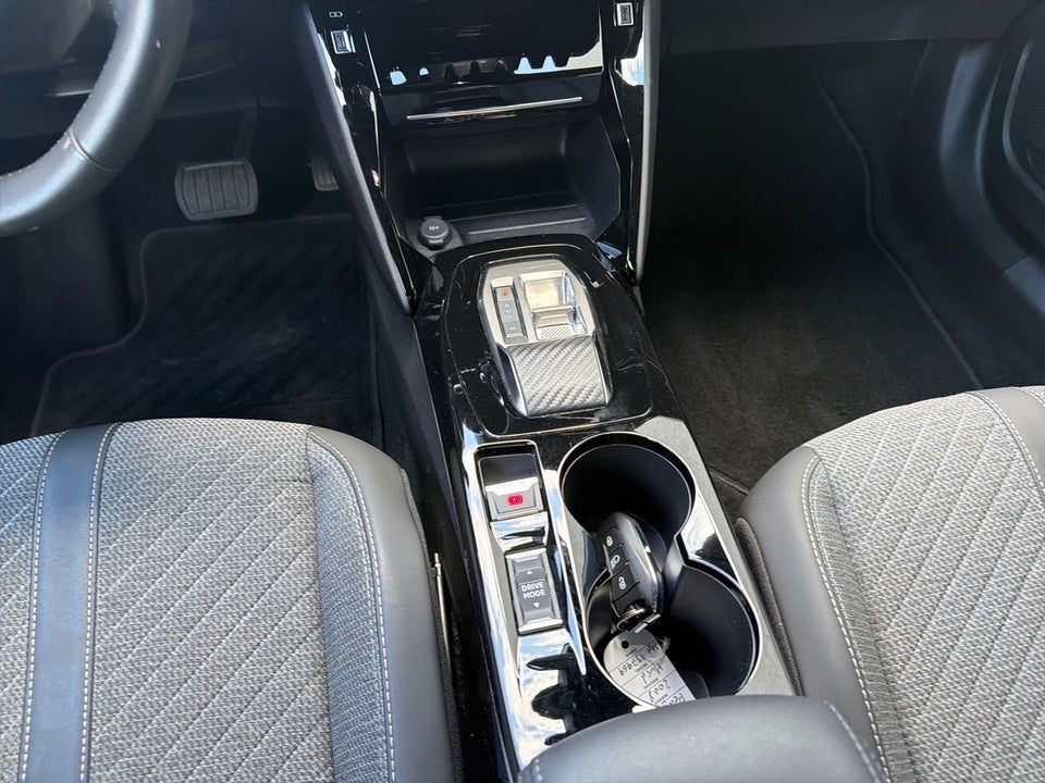 Peugeot 2008 1,2 PureTech 130 Allure EAT8 5d