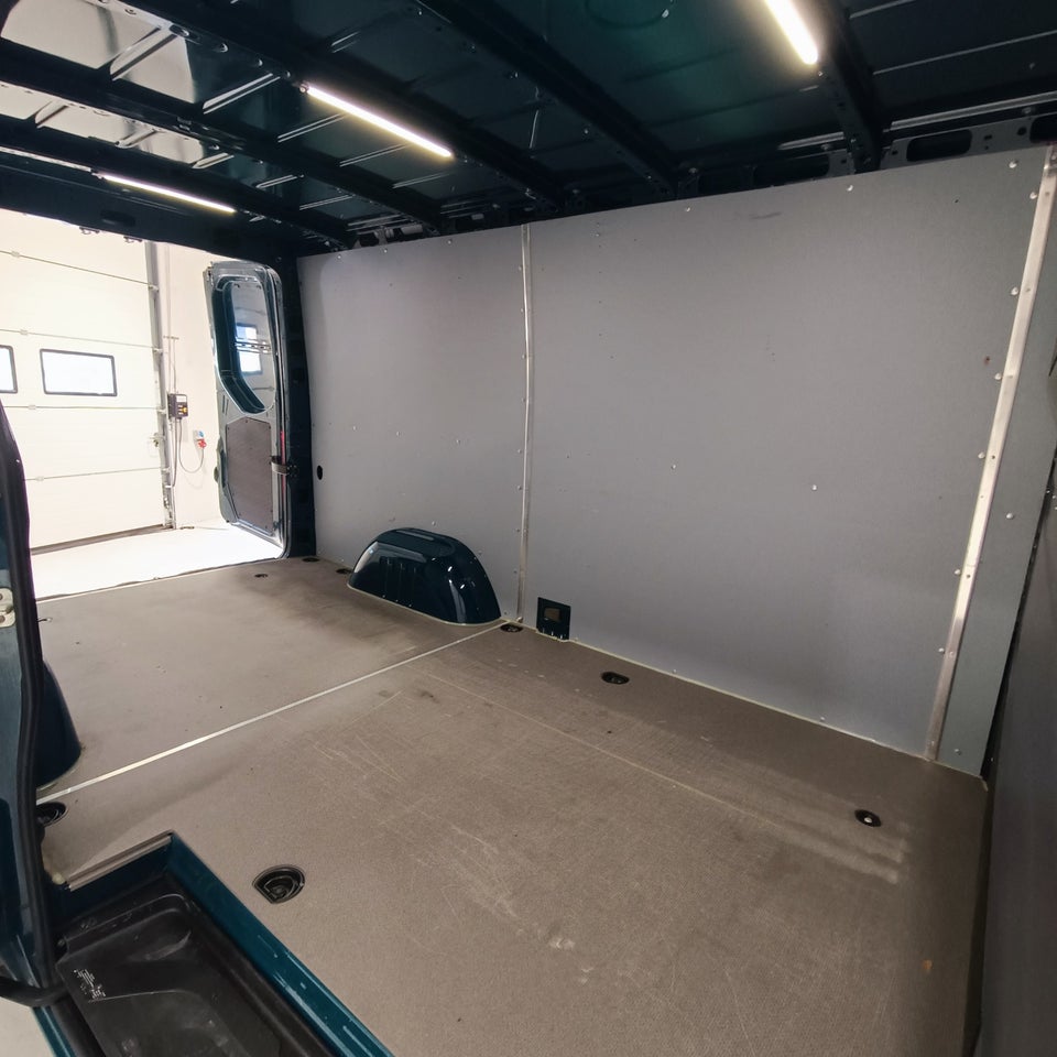 Mercedes Sprinter 319 3,0 CDi A2 Kassevogn aut. RWD