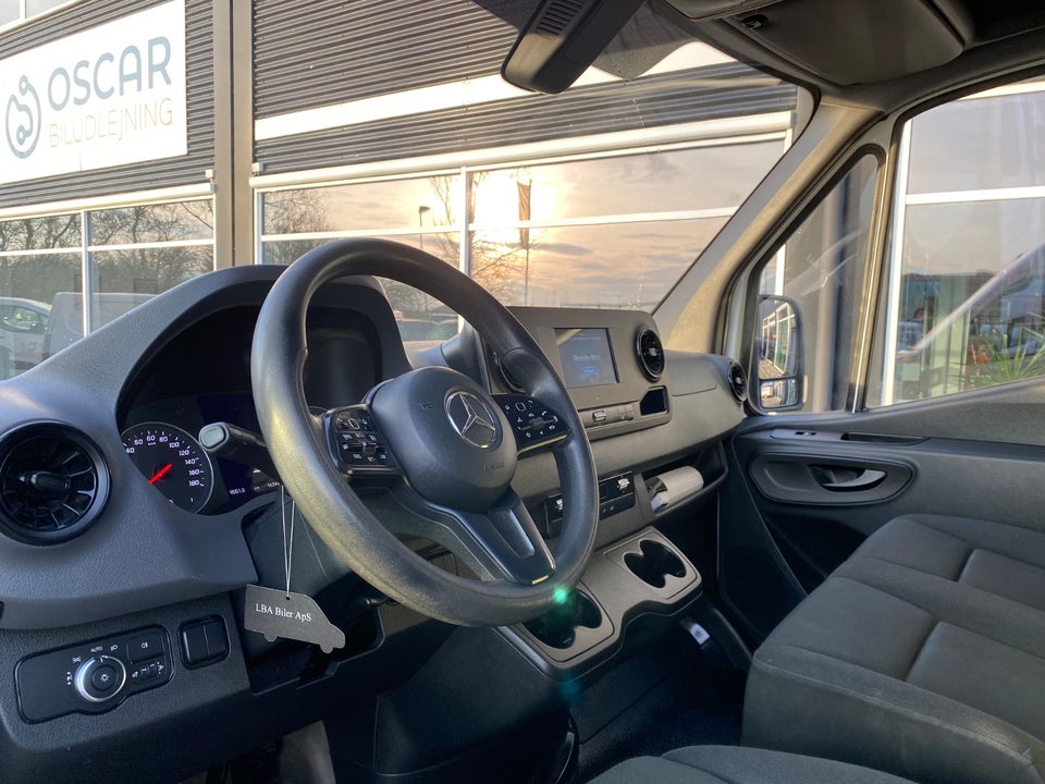 Mercedes Sprinter 211 2,2 CDi A2 Kassevogn aut. FWD
