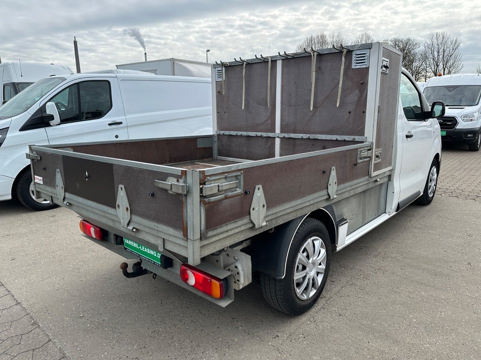 Toyota ProAce 2,0 D 120 Medium Base++ Chassis 2d