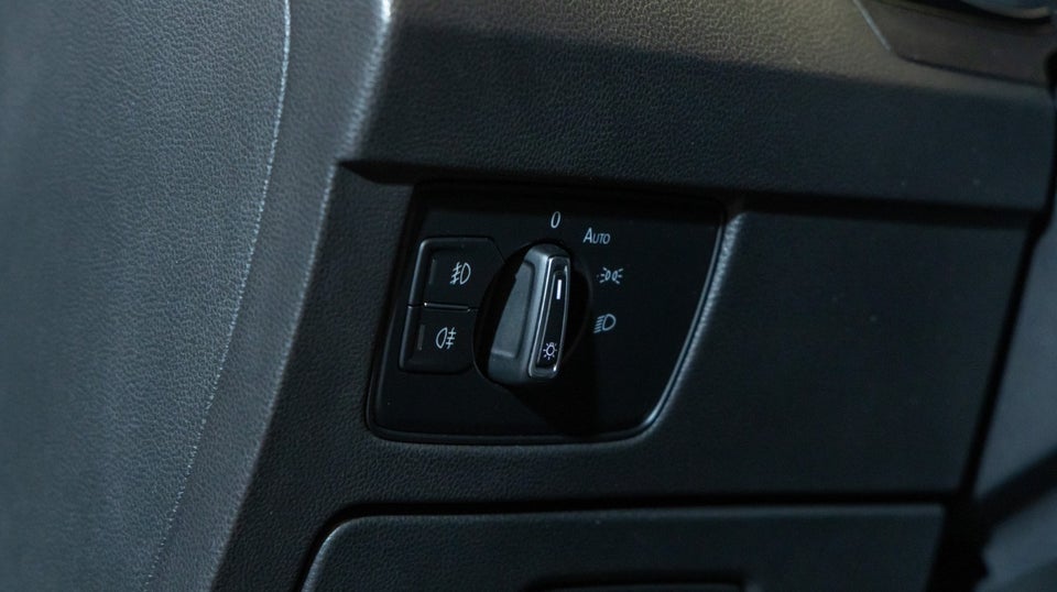 VW Passat 2,0 TDi 150 Elegance+ Variant DSG 5d