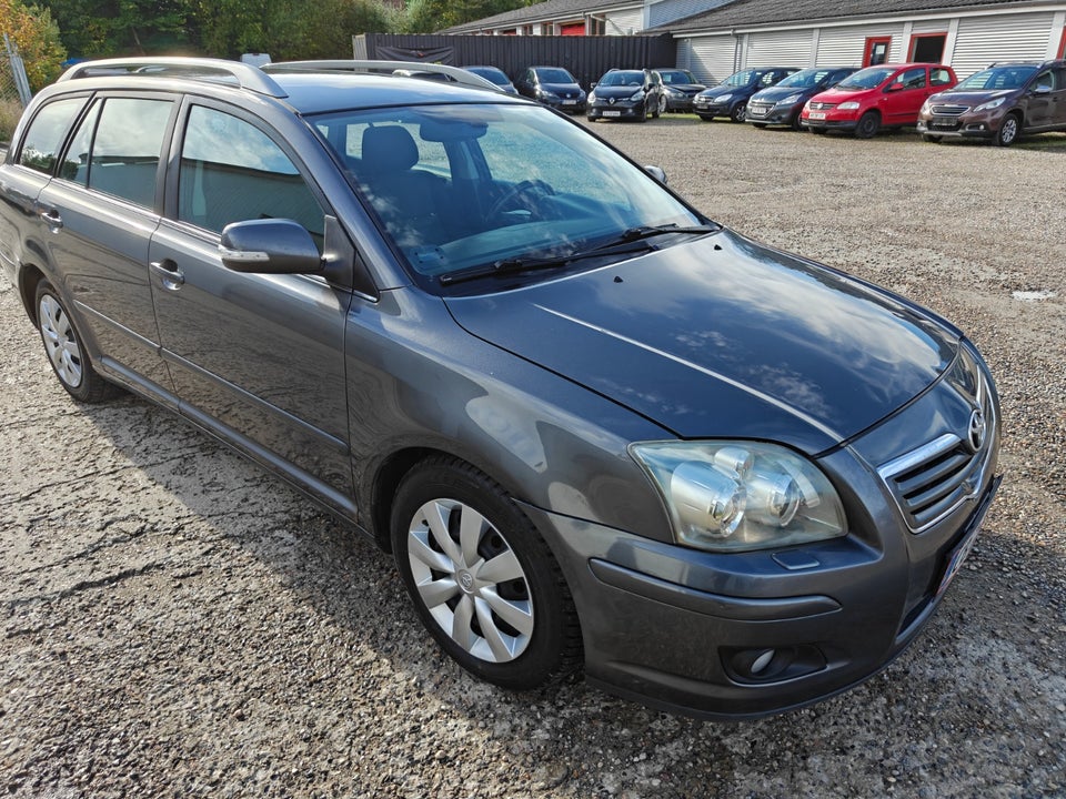 Toyota Avensis 2,0 D-4D Sol stc. 5d