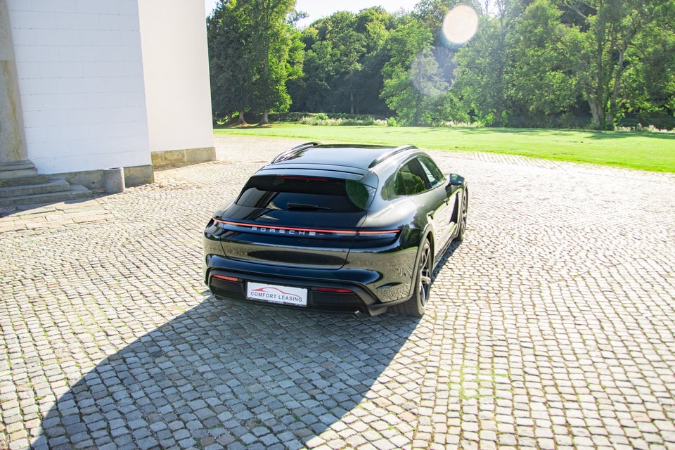 Porsche Taycan 4 Performance+ Cross Turismo 5d