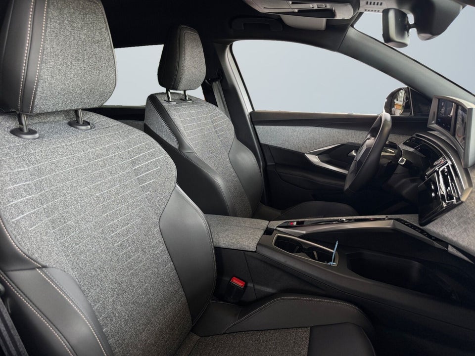 Peugeot e-5008 77 Allure 7prs 5d