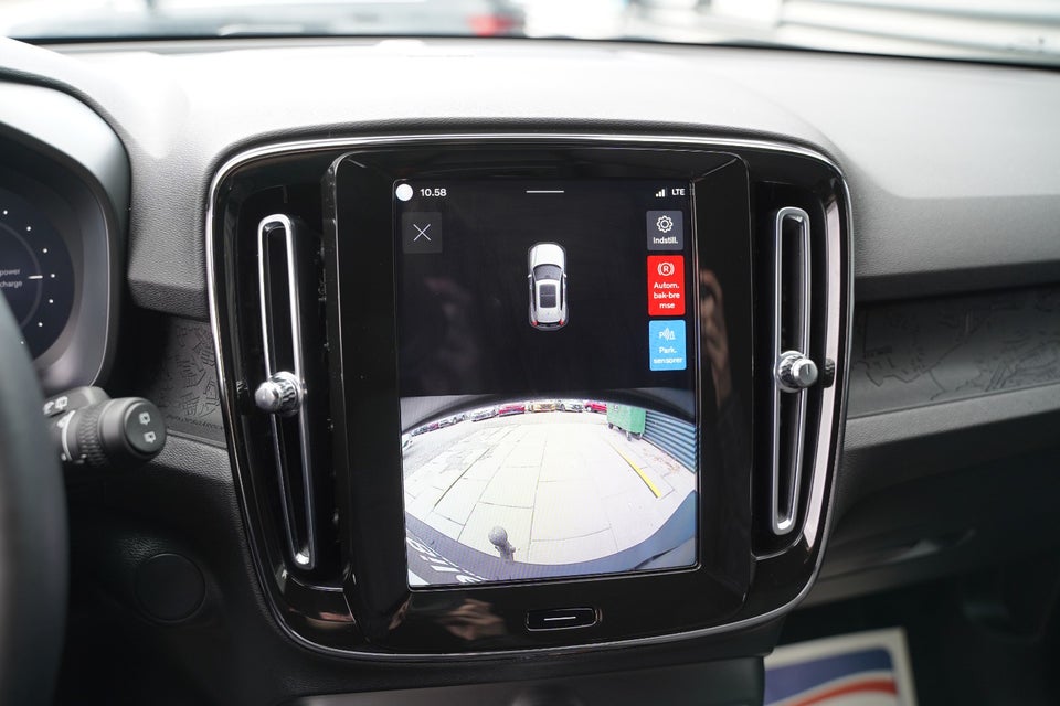 Volvo EX40 Extended Range Black Edition 5d