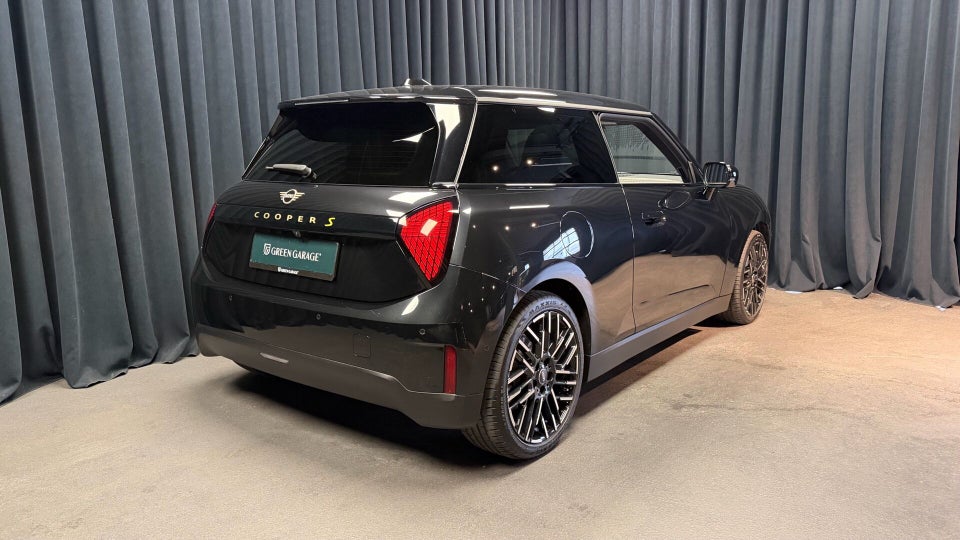 MINI Cooper SE Favoured Trim XL 3d
