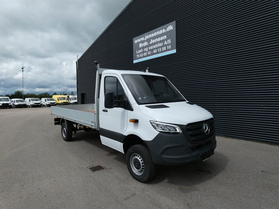 Mercedes Sprinter 319 2,0 CDi A3 Chassis SELECT aut. AWD 2d
