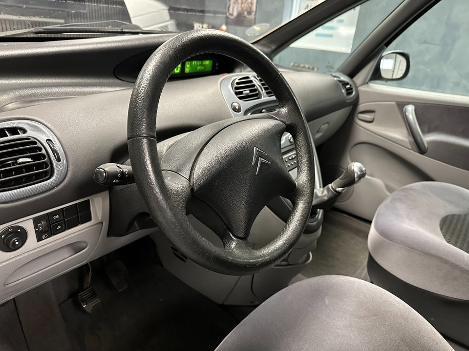 Citroën Xsara Picasso 2,0i  5d