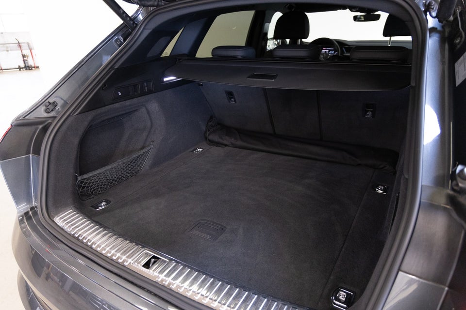 Audi e-tron 55 S-line quattro 5d