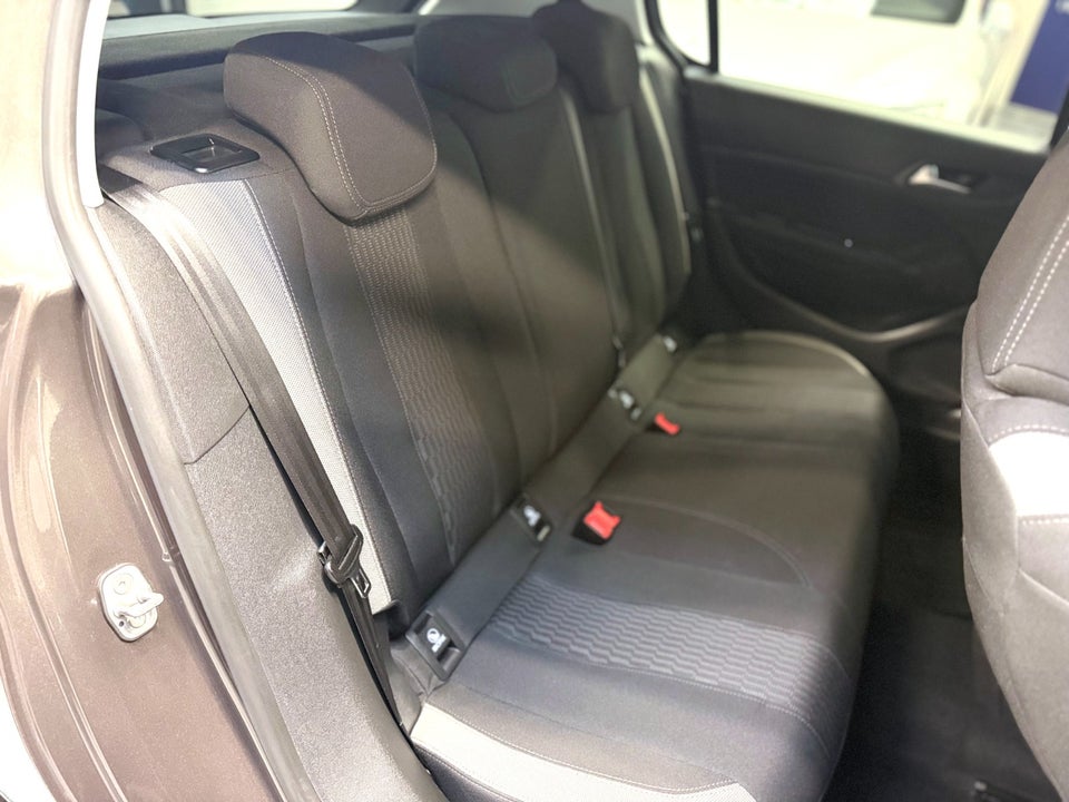 Peugeot 308 1,6 BlueHDi 120 Style 5d