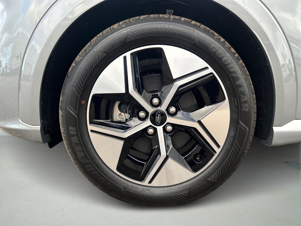 Ford Puma 46 Gen-E Select 5d