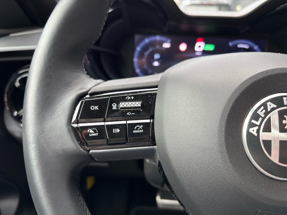 Alfa Romeo Junior Elettrica Speciale 5d