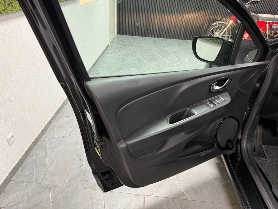 Renault Clio IV 1,5 dCi 90 Limited Sport Tourer Van 5d