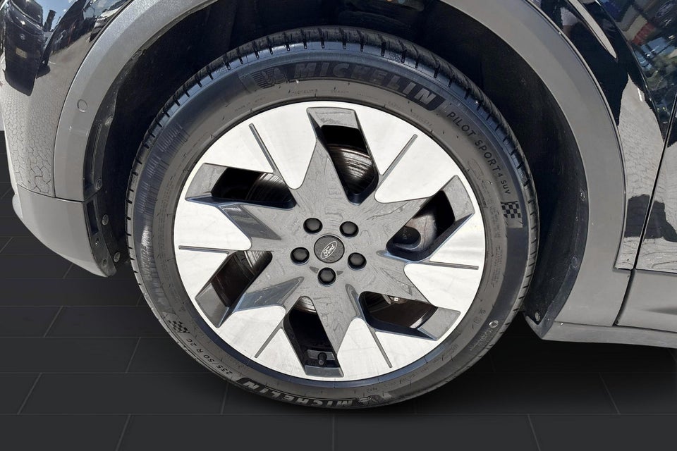 Ford Explorer 77 Premium Extended Range 5d
