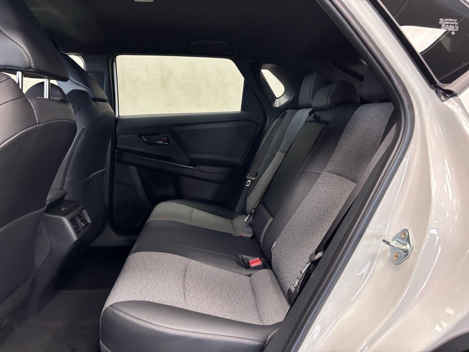 Toyota bZ4X 73 Active Tech 5d