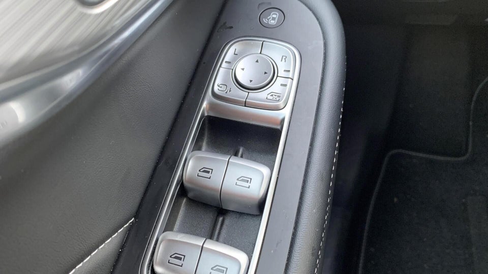 MG Marvel R Luxury 5d