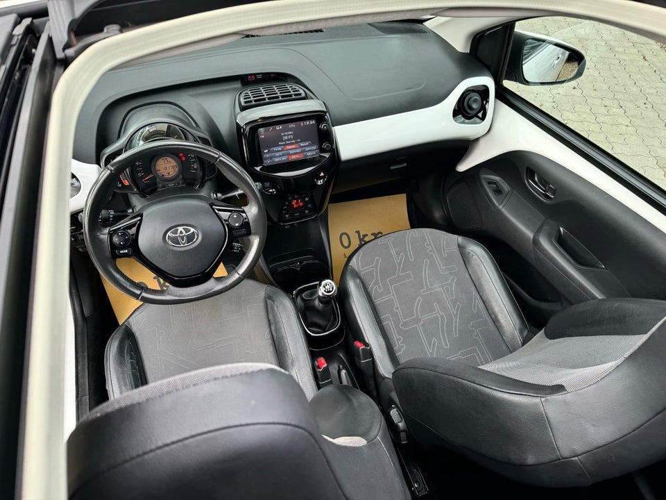 Toyota Aygo 1,0 VVT-i x-wave 5d