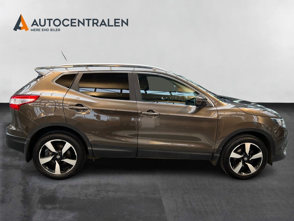 Nissan Qashqai 1,6 Dig-T 163 N-Connecta 5d