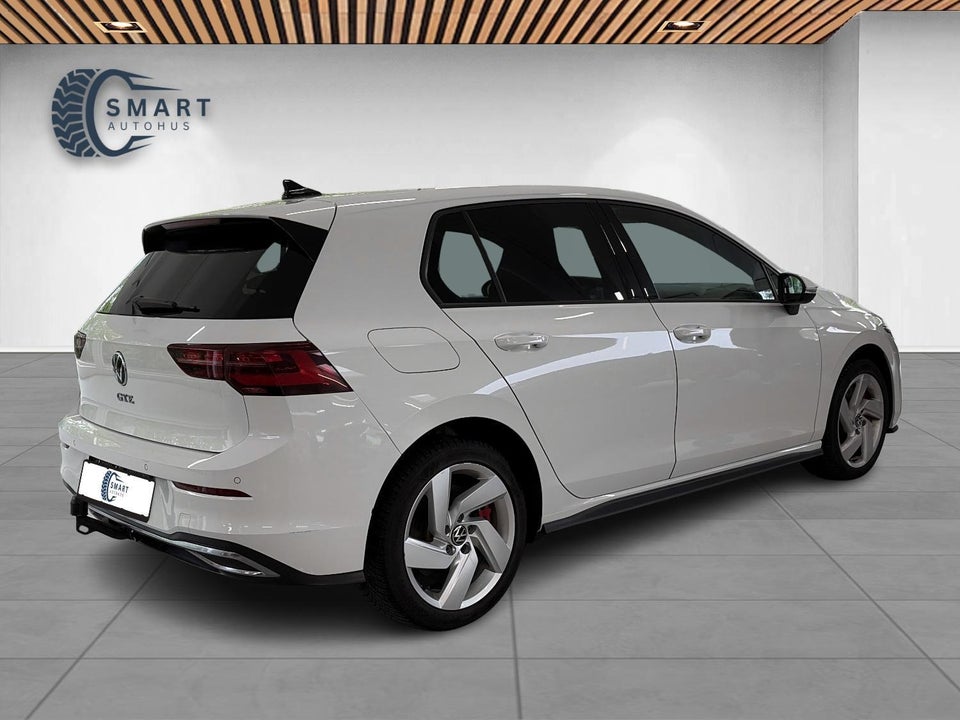 VW Golf VIII 1,4 GTE DSG 5d