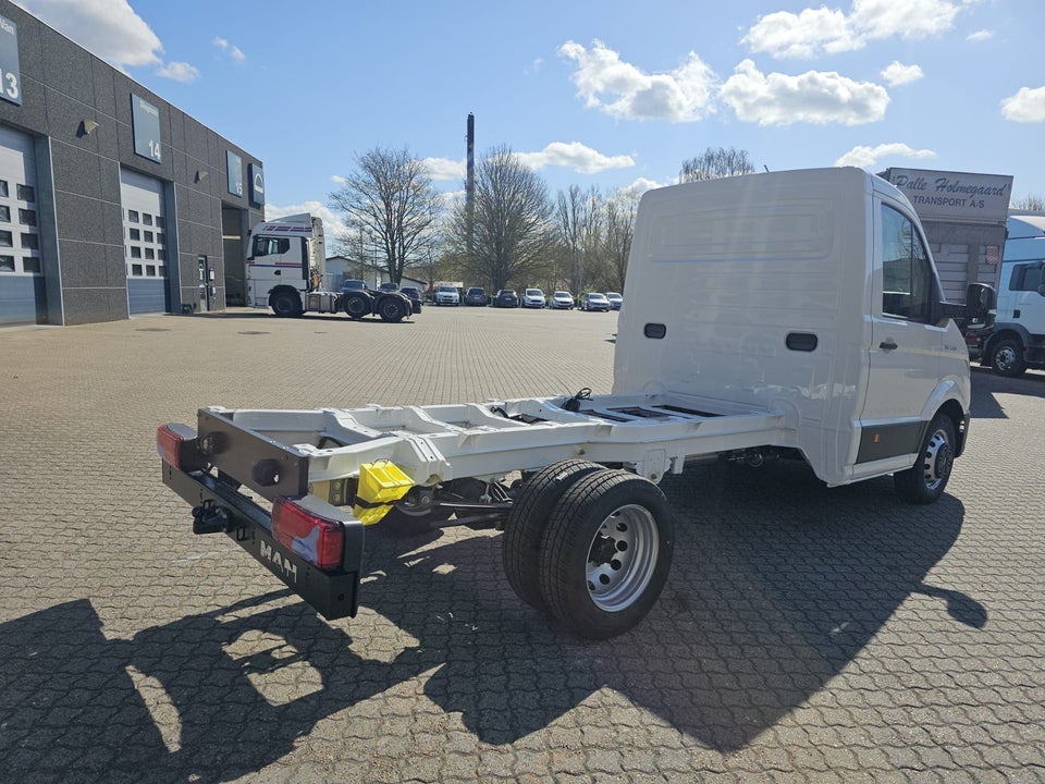 MAN TGE 2,0 5.160 Chassis L3 aut. RWD
