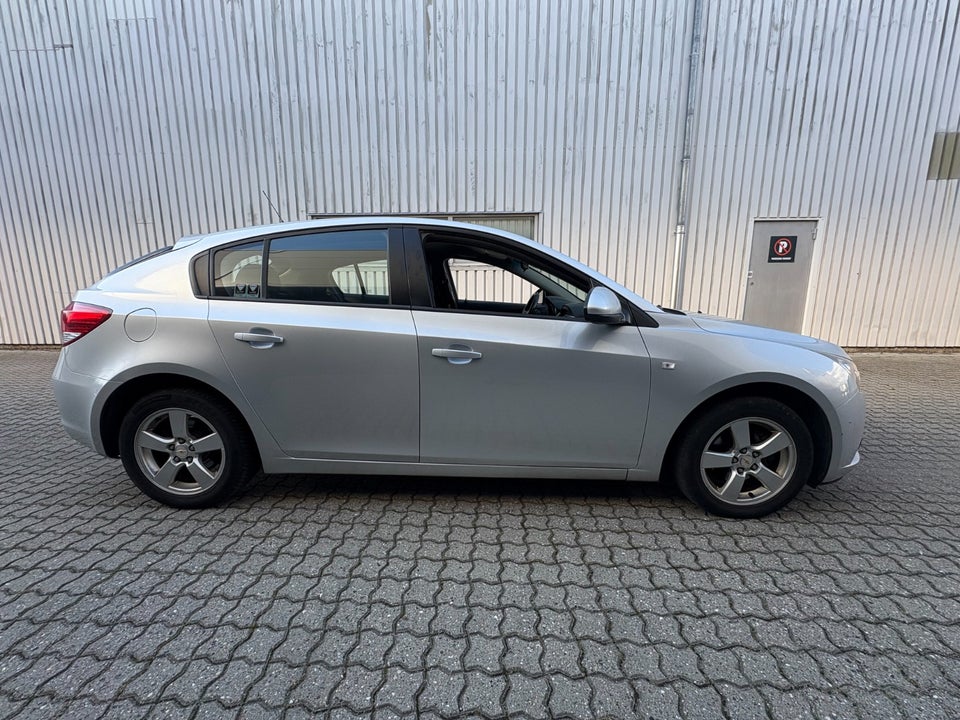 Chevrolet Cruze 1,8 LT 5d