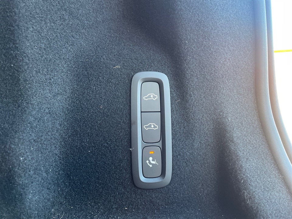 Volvo XC60 2,0 T6 ReCharge Ultra aut. AWD 5d