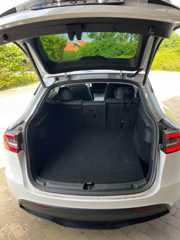 Tesla Model Y RWD 5d