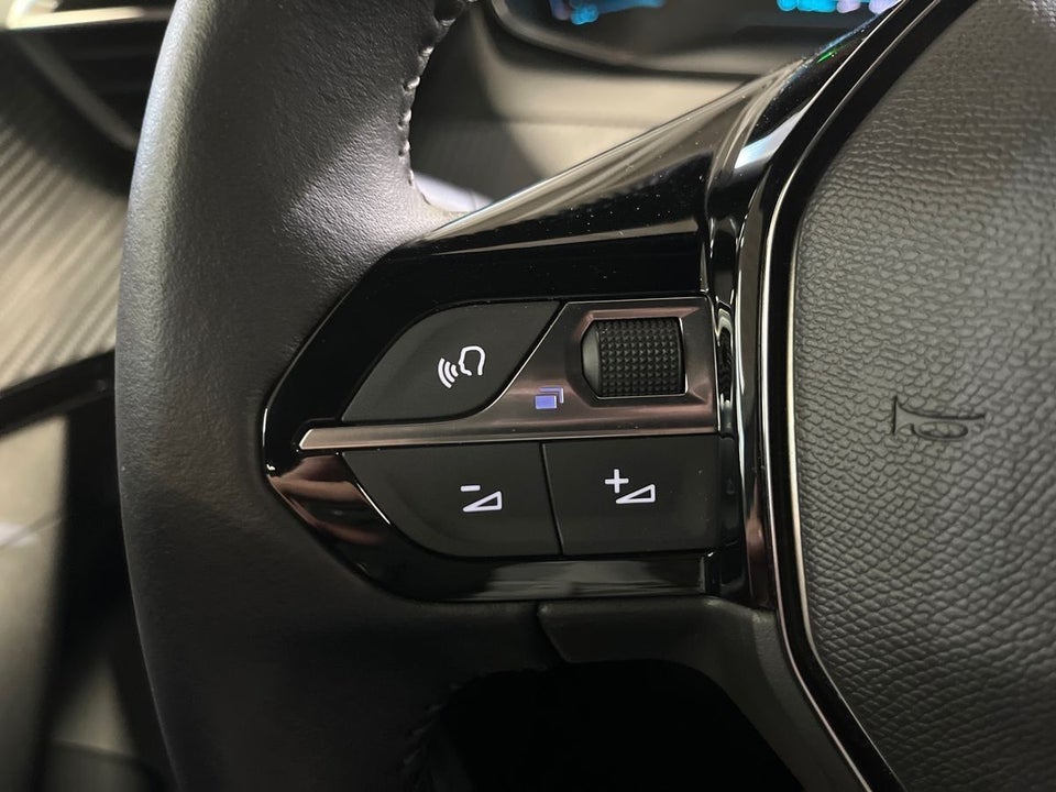 Peugeot e-2008 50 Allure 5d