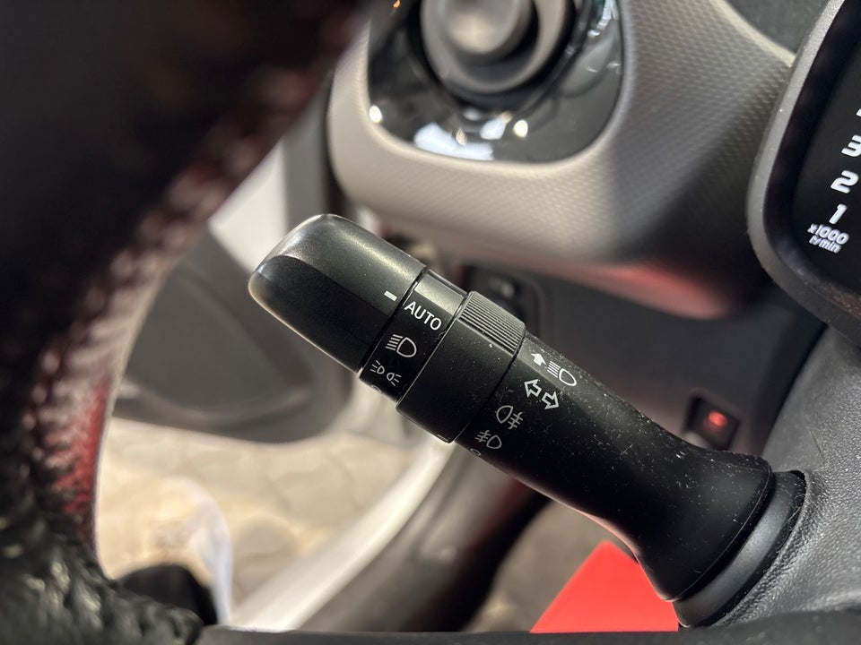 Peugeot 108 1,0 e-VTi 72 Allure+ 5d