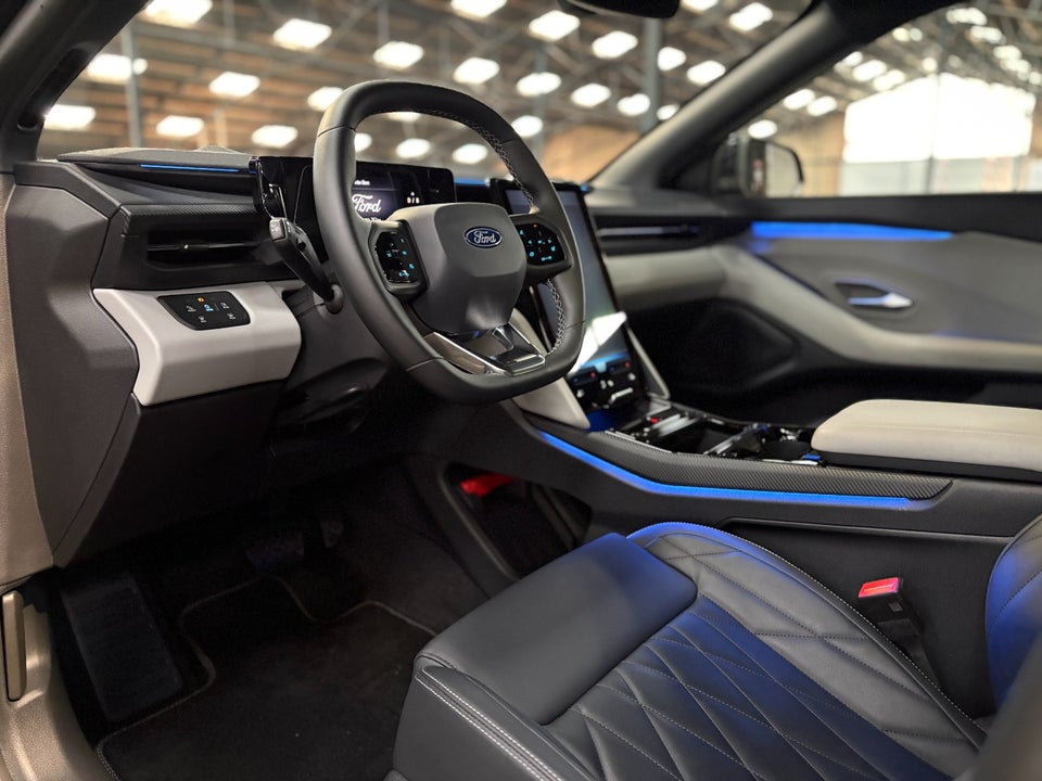 Ford Explorer 77 Premium Extended Range 5d