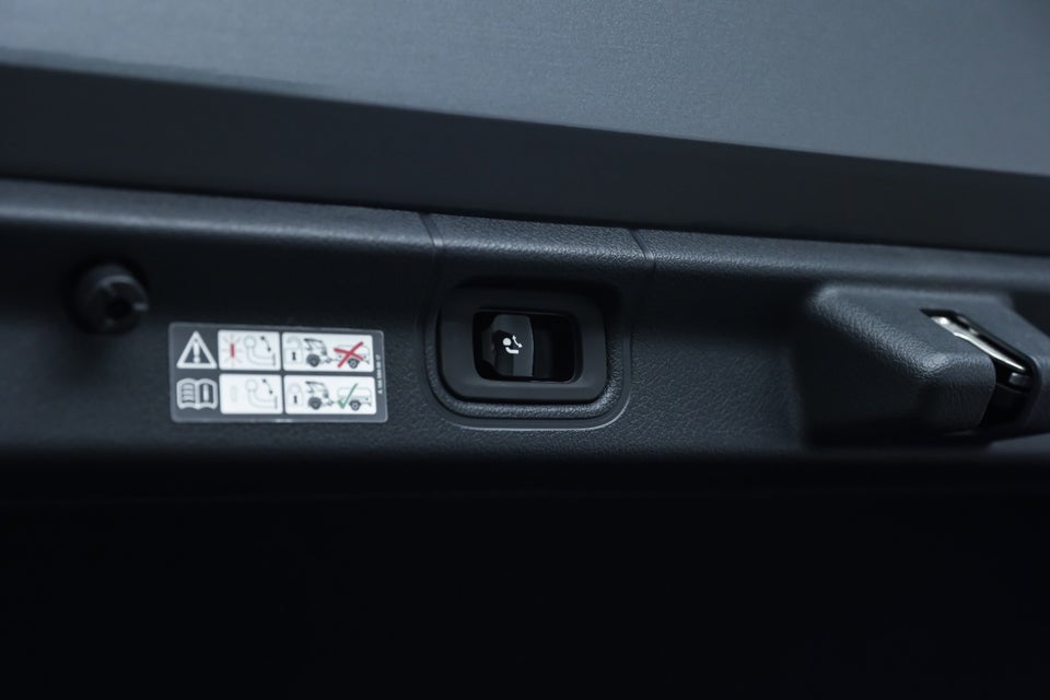 Mercedes EQE350 Electric Art 4d