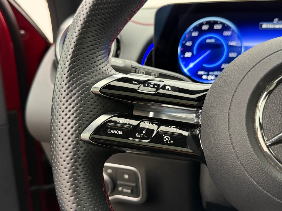 Mercedes EQB300 AMG Line 4Matic 7prs 5d