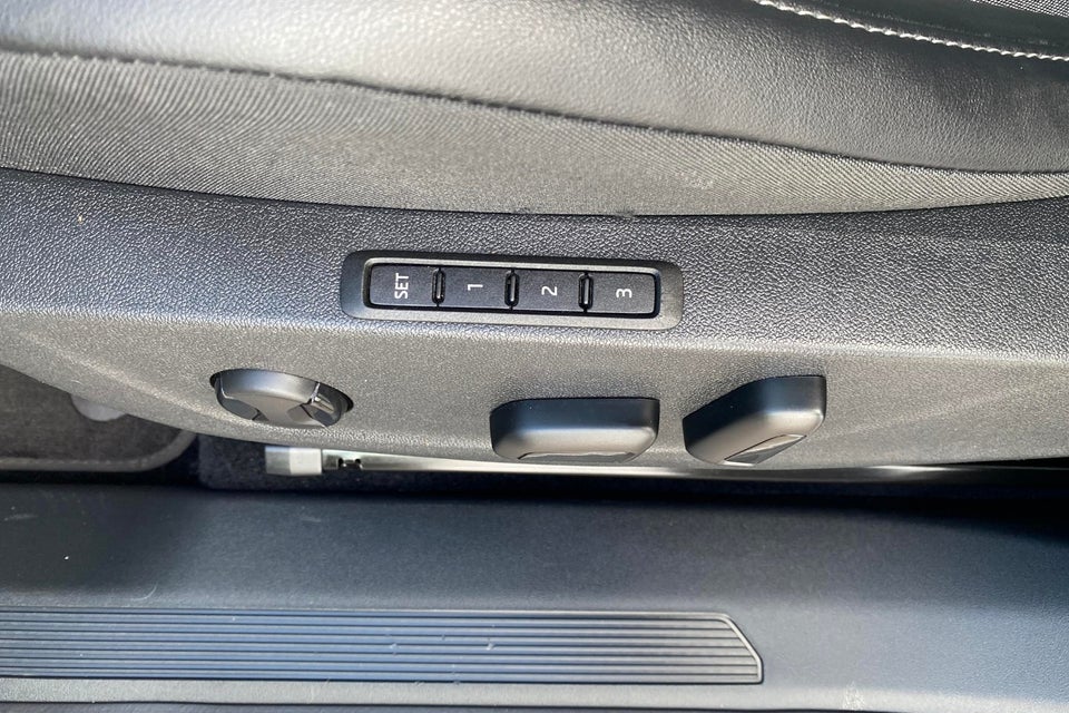Skoda Enyaq 60 iV Loft 5d
