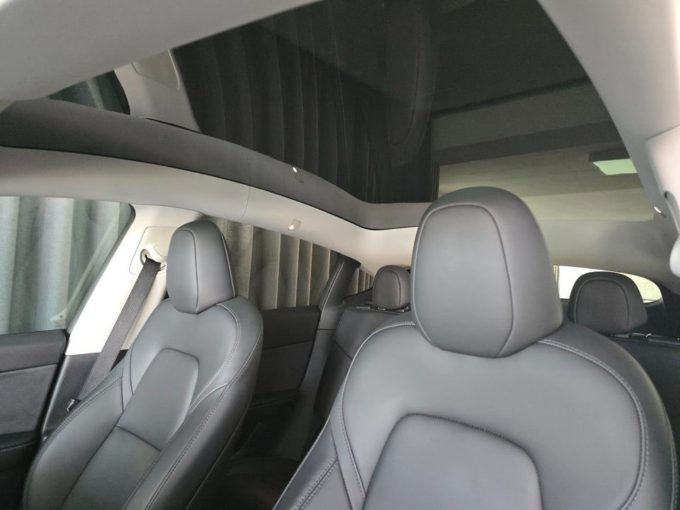 Tesla Model Y RWD 5d