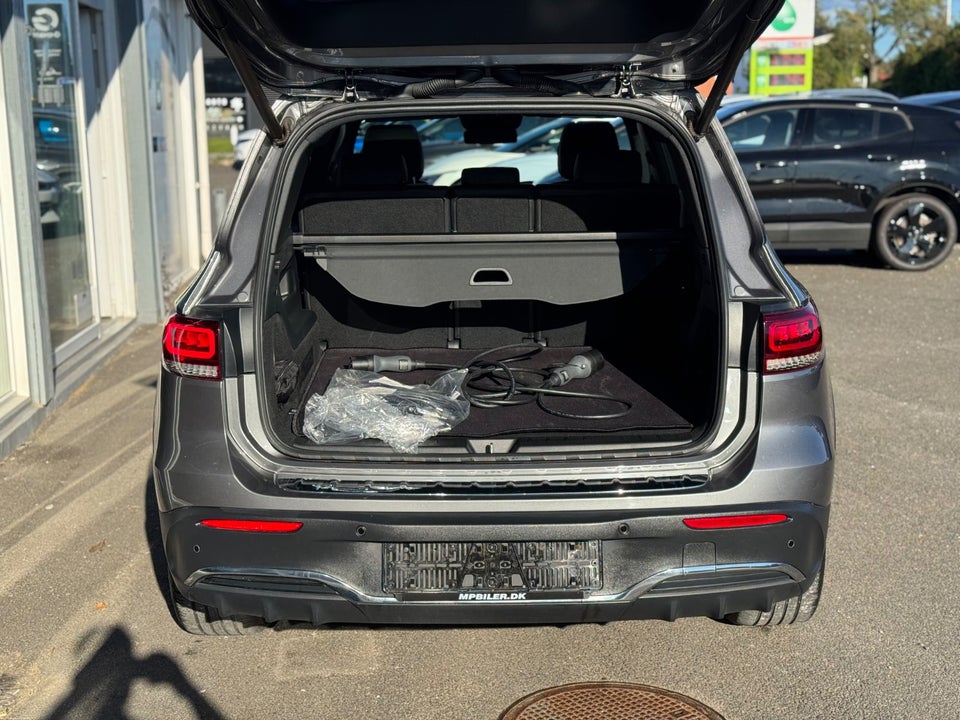 Mercedes EQB300 AMG Line 4Matic 5d