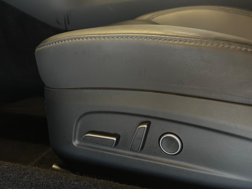 Tesla Model 3 RWD 4d