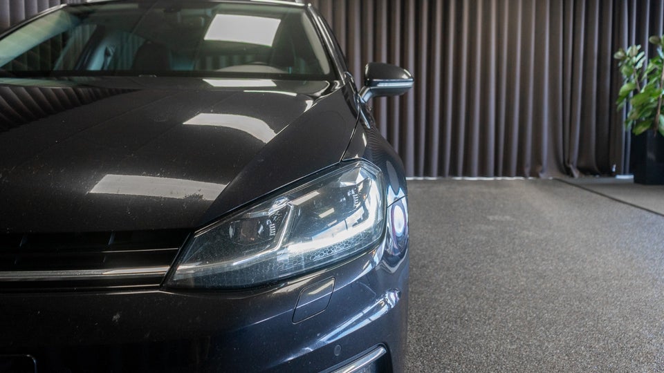 VW Golf VII 2,0 TDi 150 Highline Variant DSG 5d