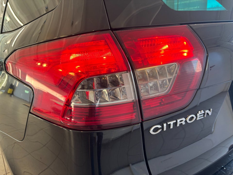 Citroën C5 2,0 HDi 140 Comfort Tourer 5d