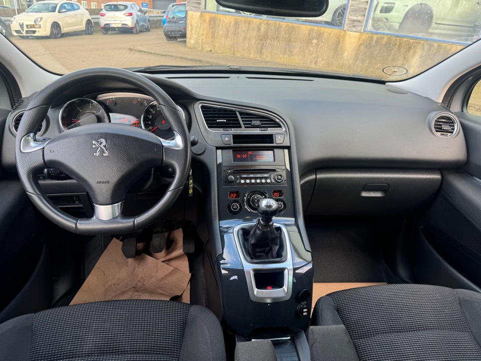 Peugeot 5008 1,6 HDi 114 Style 7prs 5d