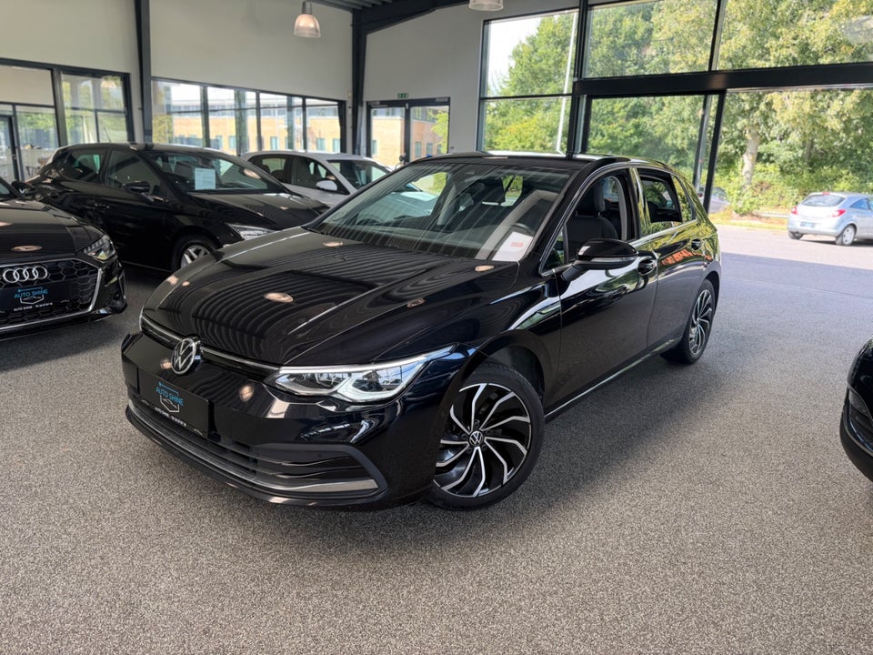 VW Golf VIII 1,5 eTSi 150 Style DSG 5d