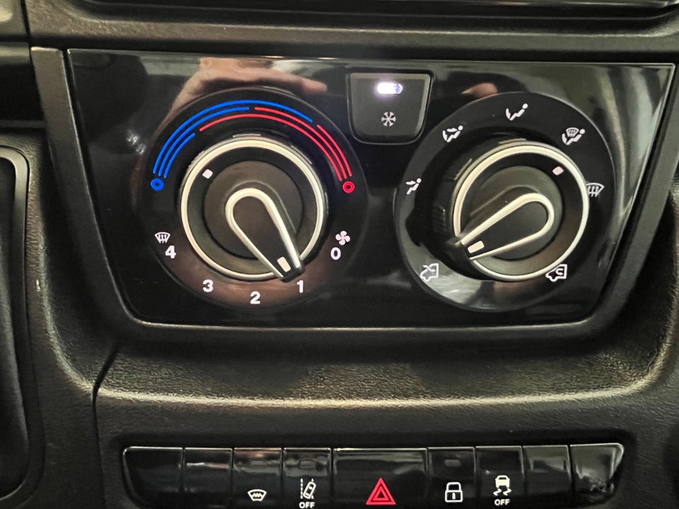 Peugeot Boxer 335 2,2 BlueHDi 140 L3 Premium EAT8 2d