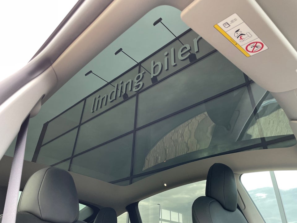 Tesla Model Y Long Range AWD 5d