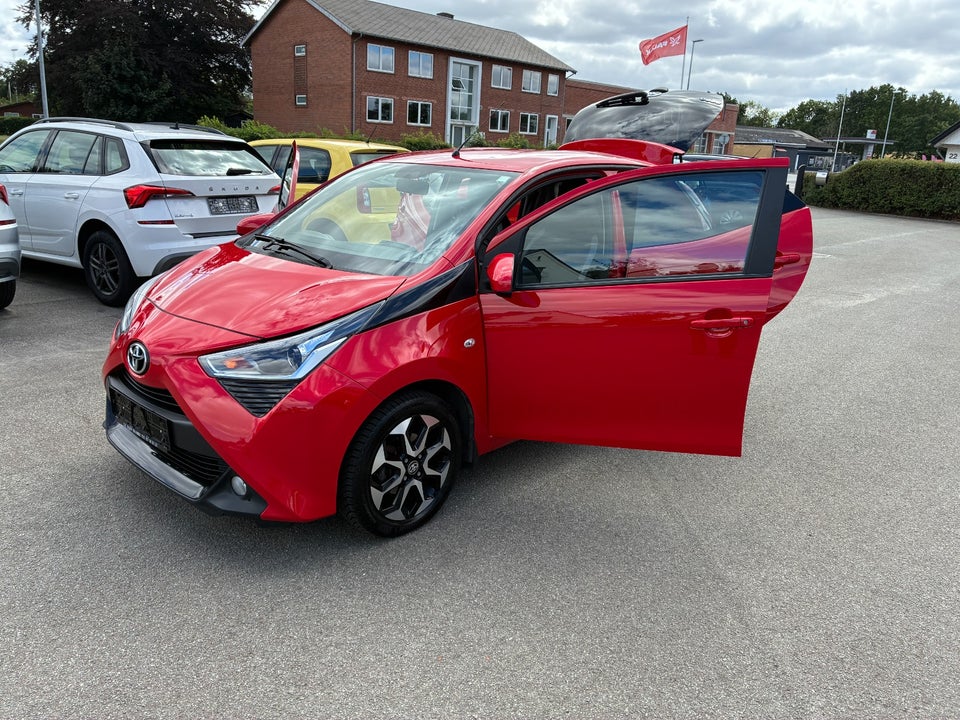 Toyota Aygo 1,0 VVT-i x-press 5d