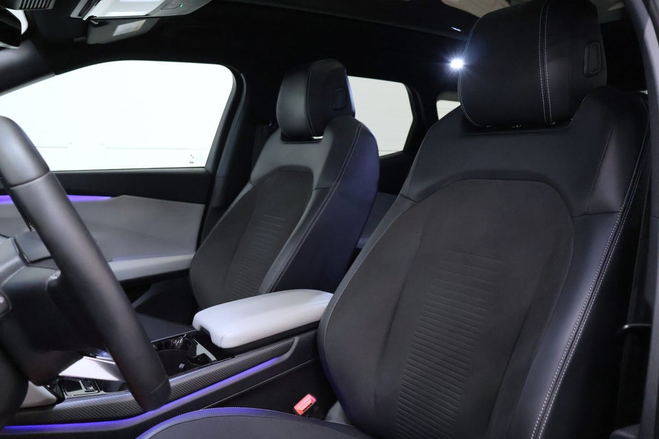 Ford Explorer 77 Premium Extended Range 5d