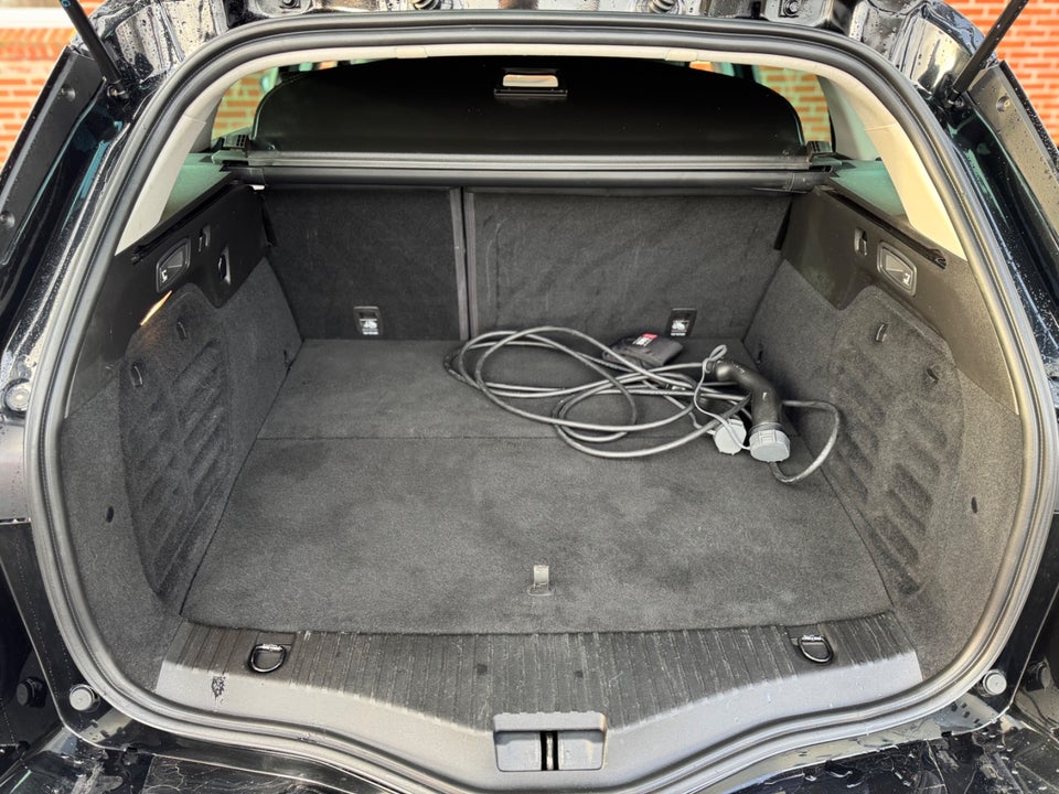 Renault Megane IV 1,6 E-Tech Intens Sport Tourer 5d