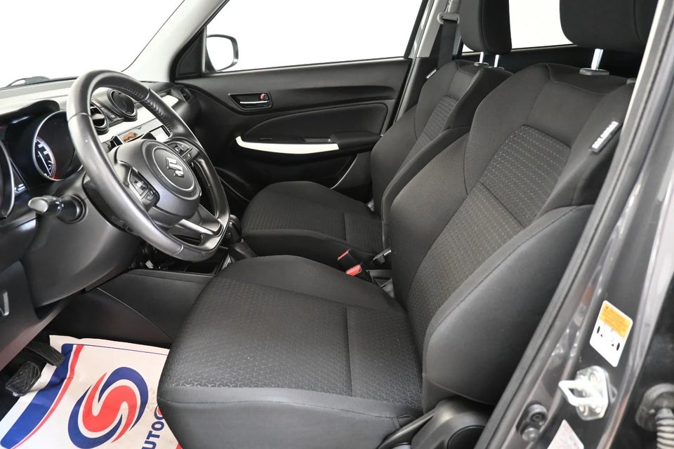Suzuki Swift 1,2 Dualjet Exclusive CVT 5d