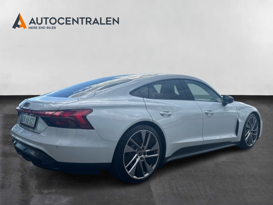 Audi e-tron GT quattro 4d