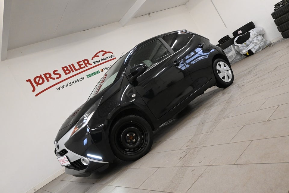 Toyota Aygo 1,0 VVT-i x-black II 5d
