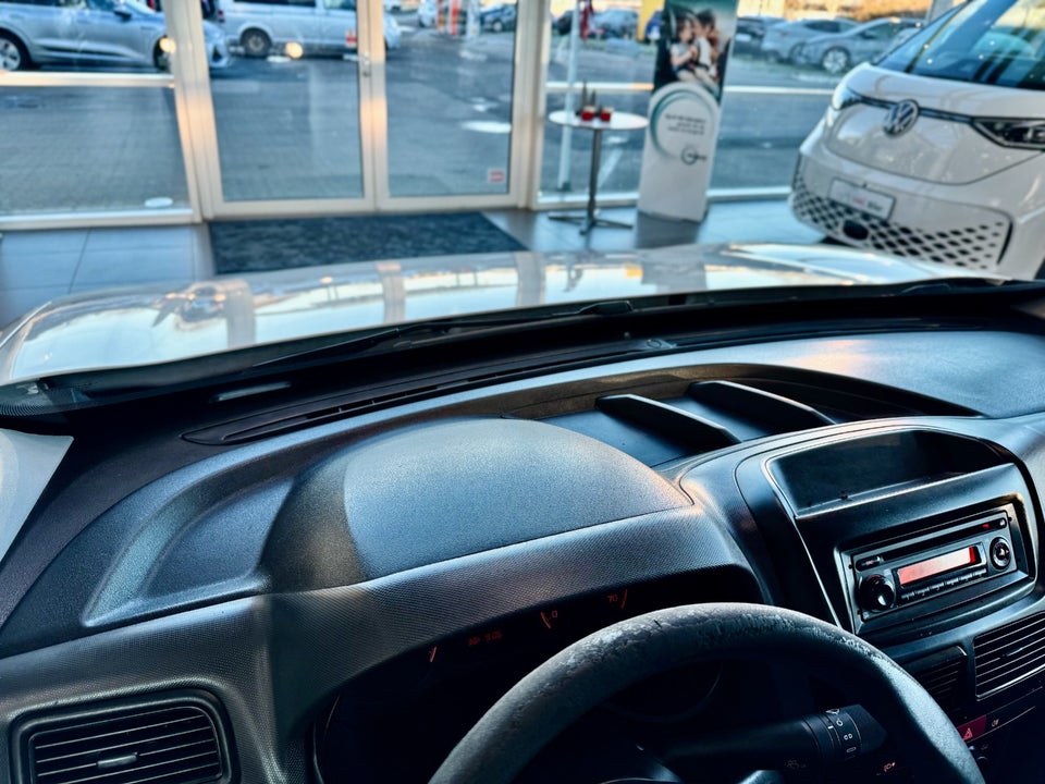 Fiat Doblò Cargo 1,3 MJT Basic L2 4d