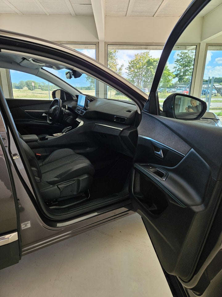 Peugeot 3008 1,6 Hybrid Allure Pack EAT8 5d